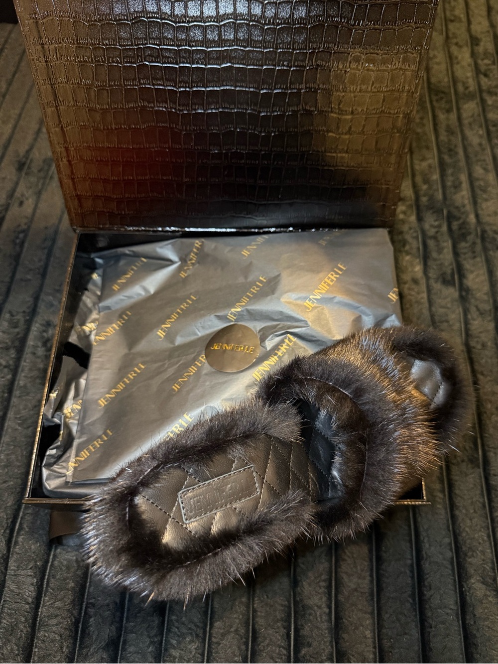 IAMJENNIFERLE Black Fox Fur Wedges - Picture 4 of 7